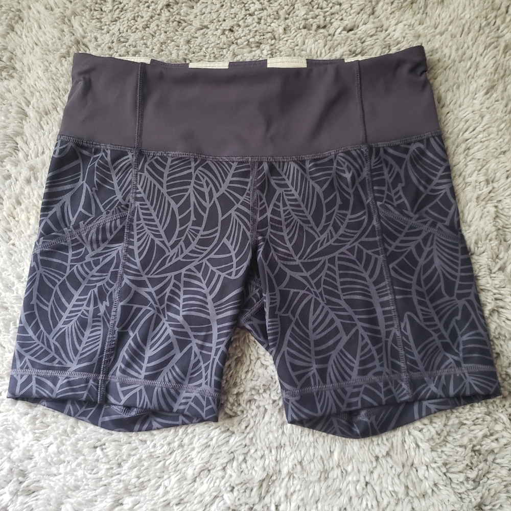 Lululemon Dart and Dash Bike Mini Shorts Indigo